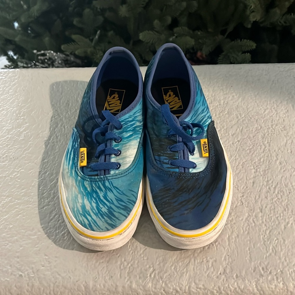 Vans Low Top National Geographic Print Size 4 Shoes
